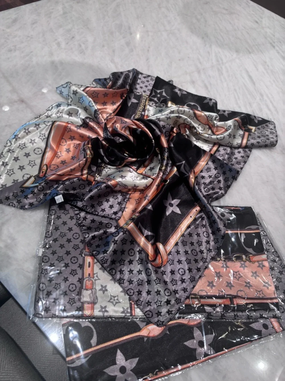 Silk Star-Print Tie-Back Bandana Top in Beige & Orange,black - Picture 10 of 12